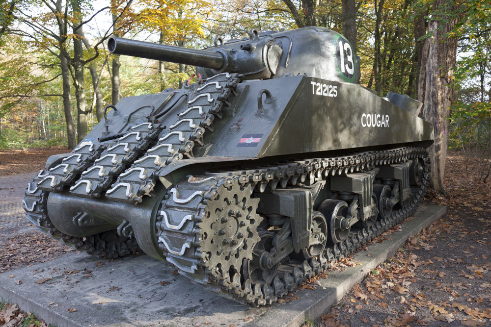 M4 105mm Sherman Tank Ede