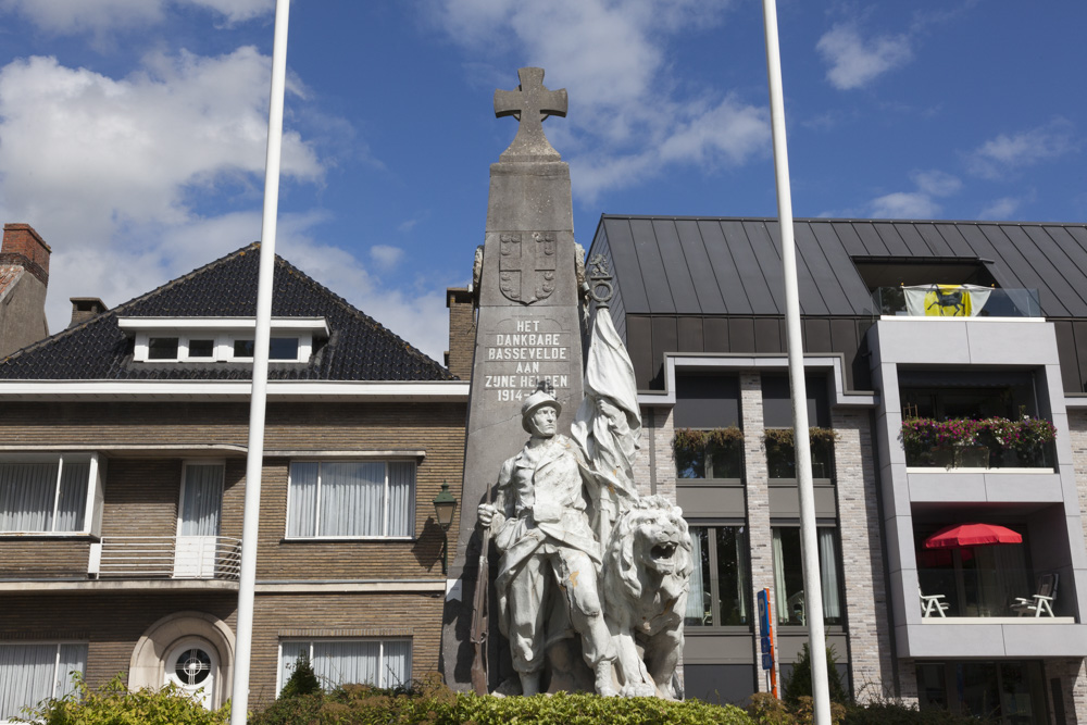 War Memorial Bassevelde #1