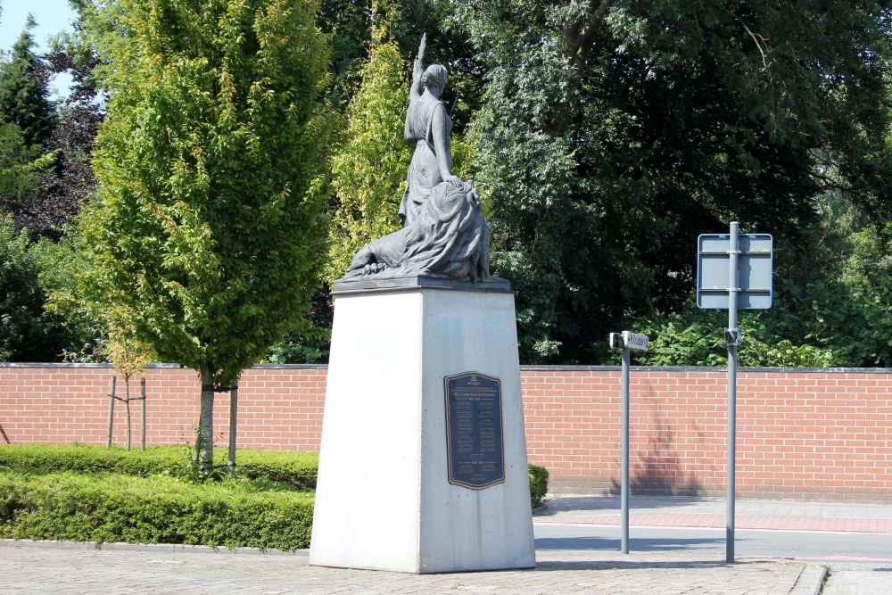 War Memorial Beveren #2