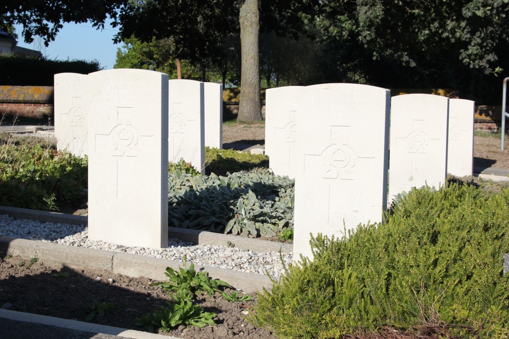 Commonwealth War Graves Waarmaarde #3