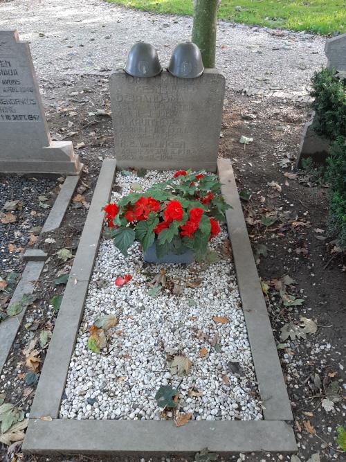 Dutch War Graves Doesburg #4