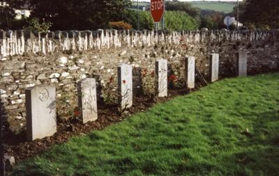 Oorlogsgraven van het Gemenebest St. Canise Churchyard Faughanvale #1