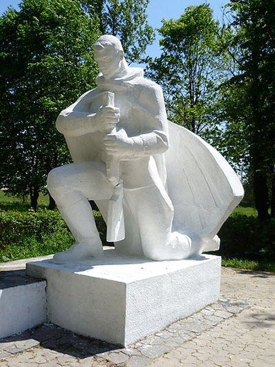 War Memorial Lotnyche