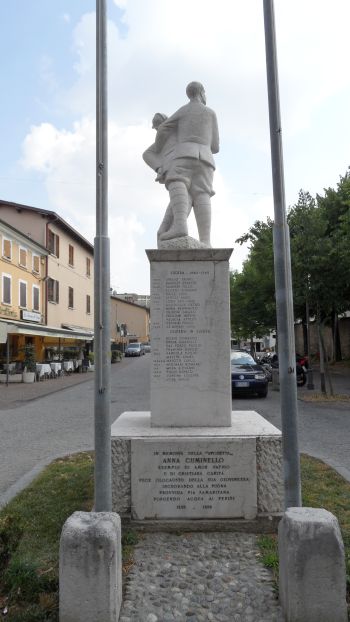 Oorlogsmonument Desenzano #3