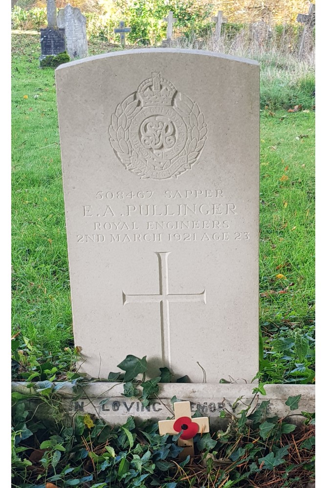 Oorlogsgraven van het Gemenebest St. Mary Churchyard #4