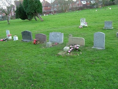 Oorlogsgraven van het Gemenebest St John Churchyard #1