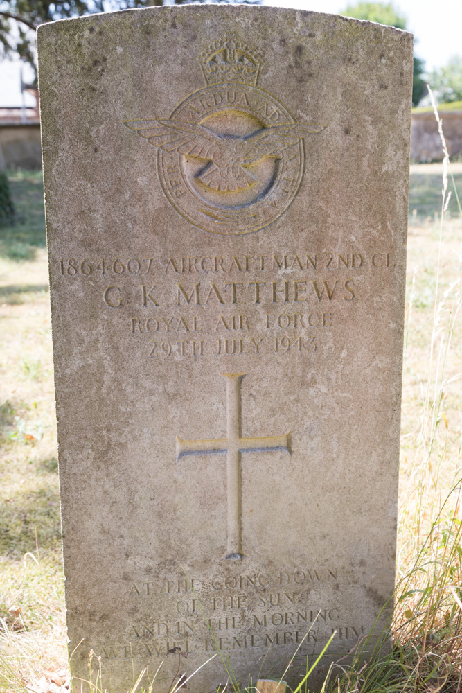 Commonwealth War Grave St. Mary Churchyard #3