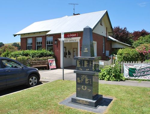 War Memorial Loch #1