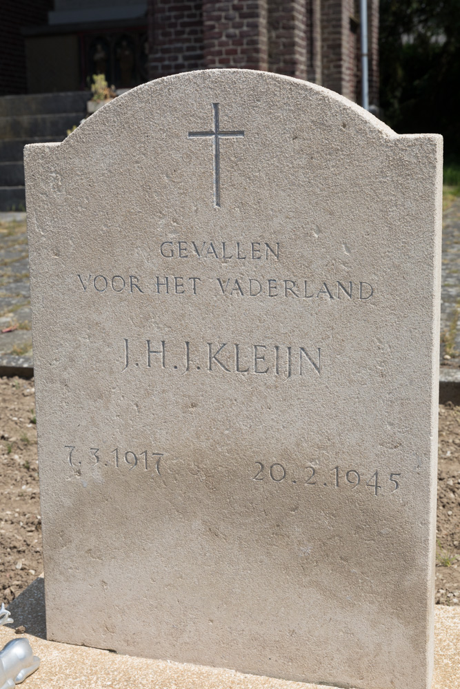 Dutch War Grave R.C. Cemetery St. Maria ten Hemelopneming Beugen #3