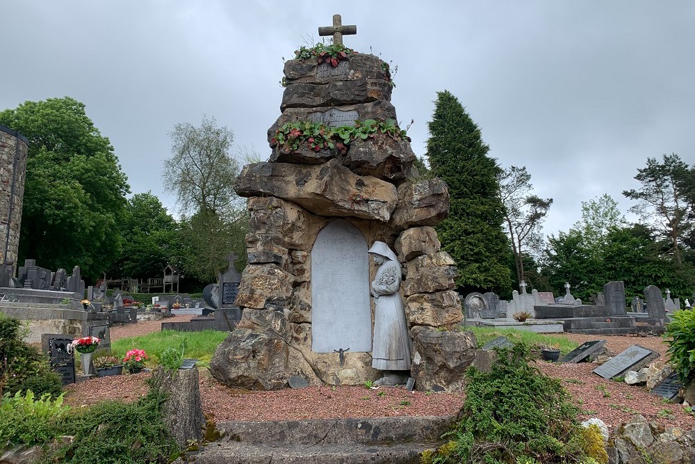 Oorlogsmonument Begraafplaats Francorchamps #2