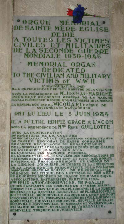 Oorlogsmonument Sainte-Mre-glise Kerk #3