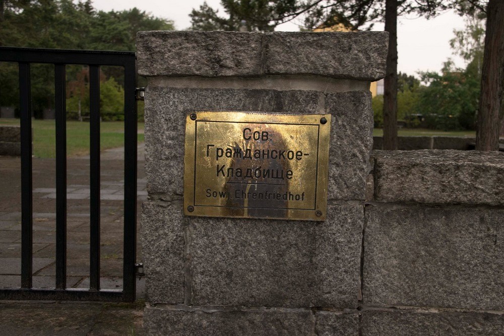 Sovjet Oorlogsbegraafplaats Oranienburg #1