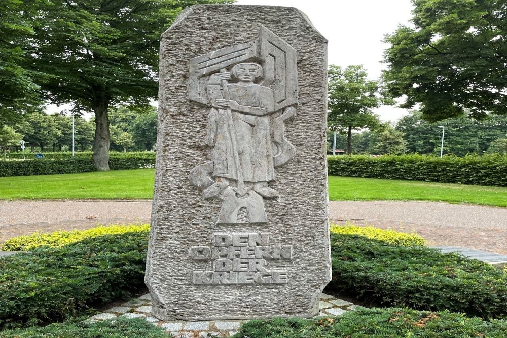 War Memorial Ottenstein #2