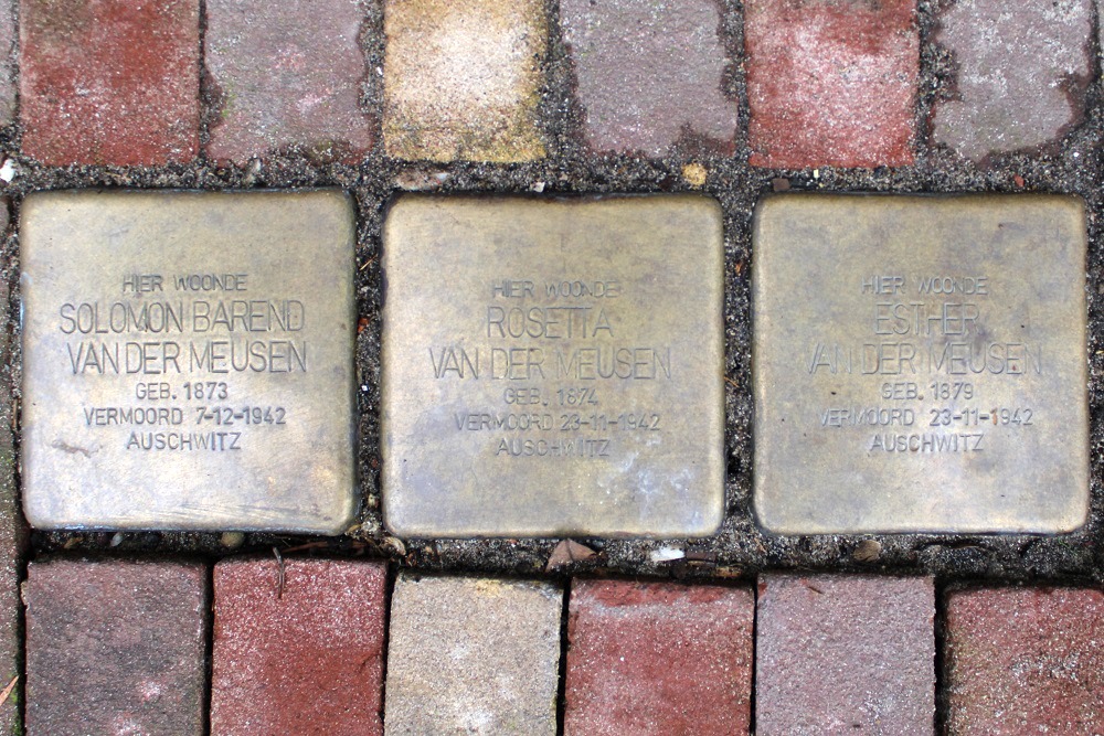 Stolpersteine Houttuinen 13