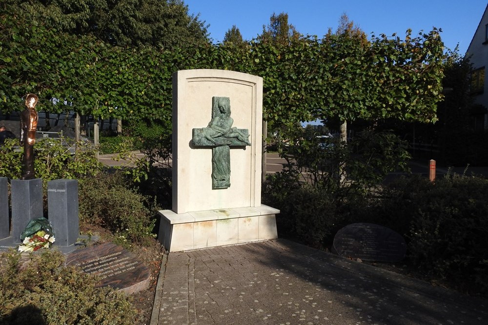 Oorlogsmonument Hardinxveld-Giessendam #1