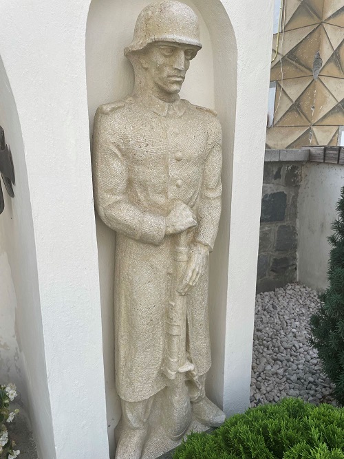 War Memorial Kematen #3
