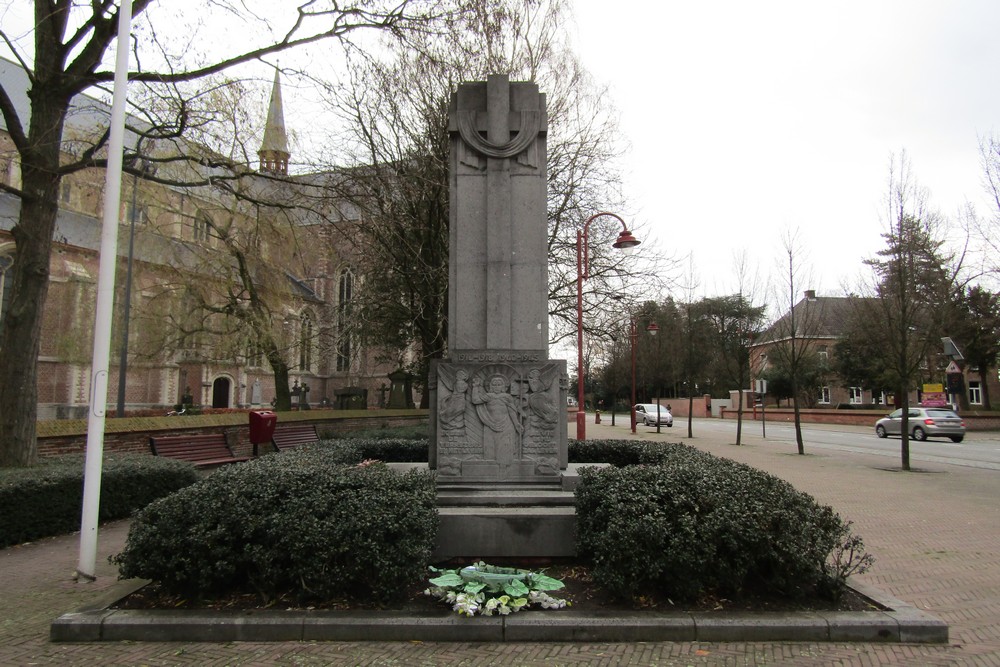 Oorlogsmonument Sint-Lenaarts #1