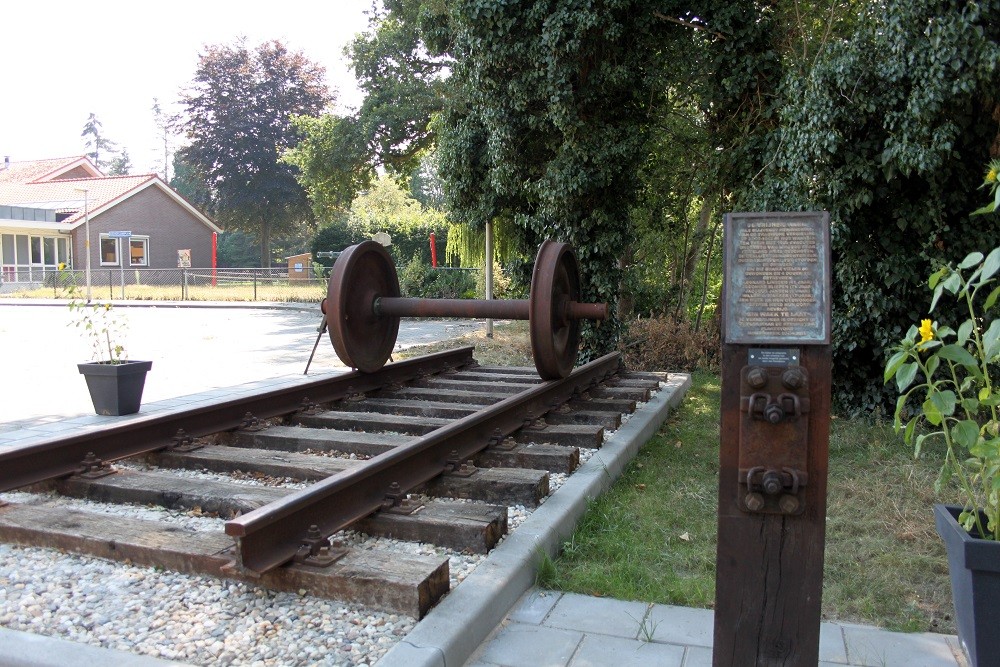 Gedenkteken Treinbeschieting Marinheem