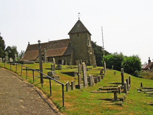 Commonwealth War Graves St Lawrence Churchyard