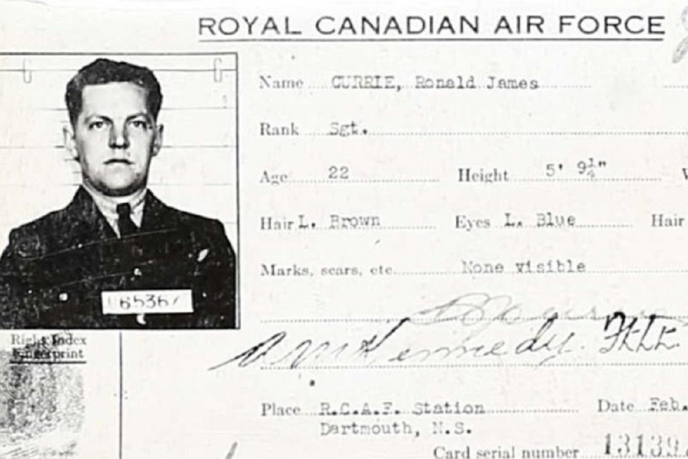 Gedenkteken Sergeant Ronald James Currie #3