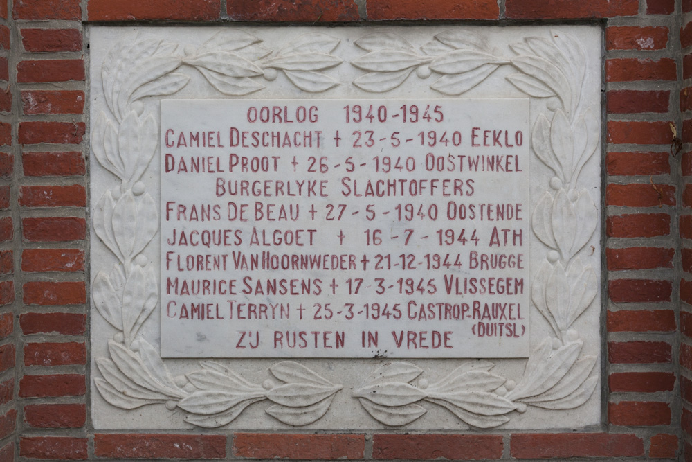 Oorlogsmonument Vlissegem #4