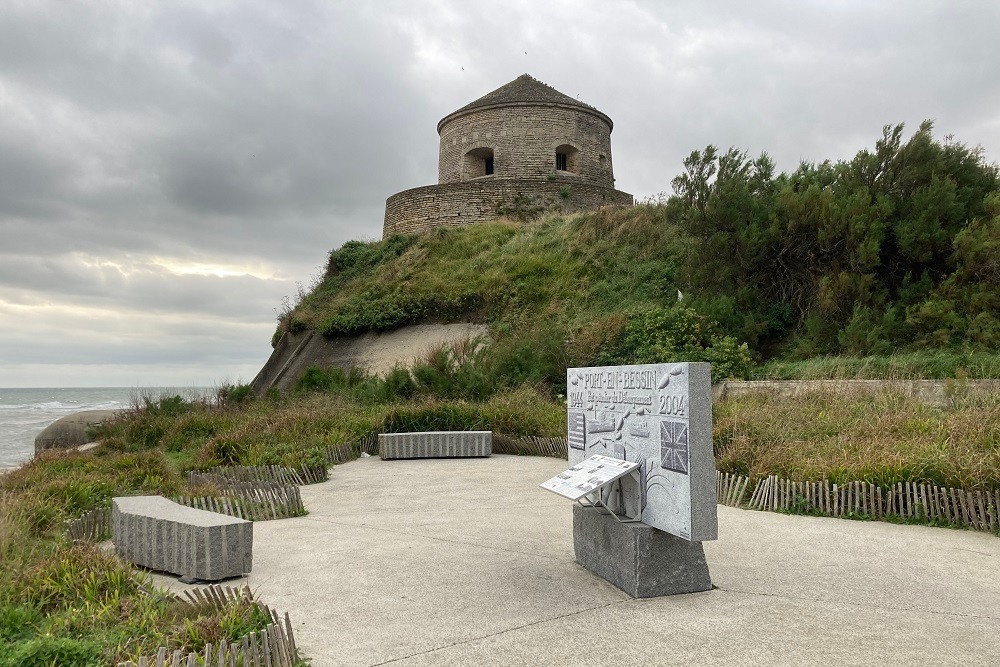 Monument Pluto Port-En-Bessin #3