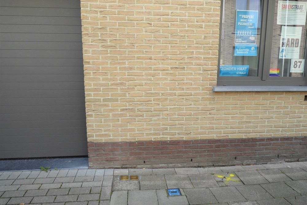 Stumbling Stones Veldstraat 89 #5