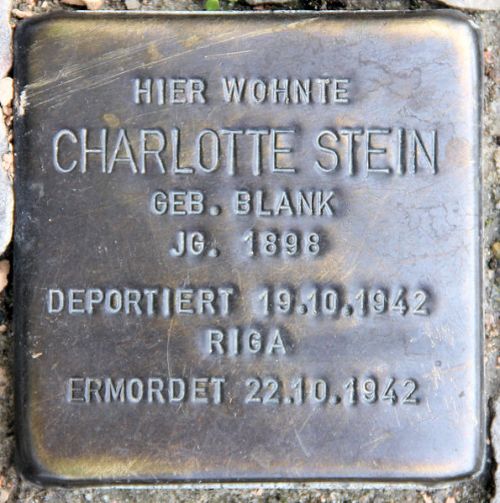 Stolpersteine Gossowstrae 1