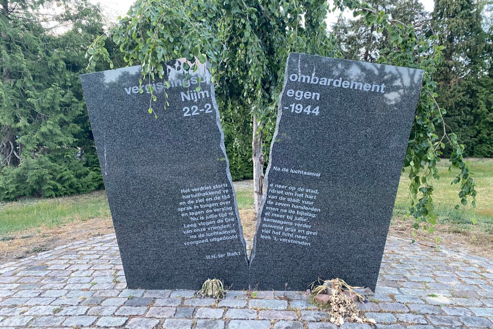 Monument Vergissingsbombardement Nijmegen #1