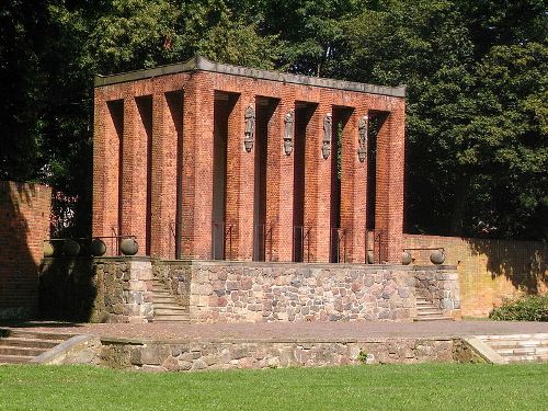 Oorlogsmonument Salzwedel #1