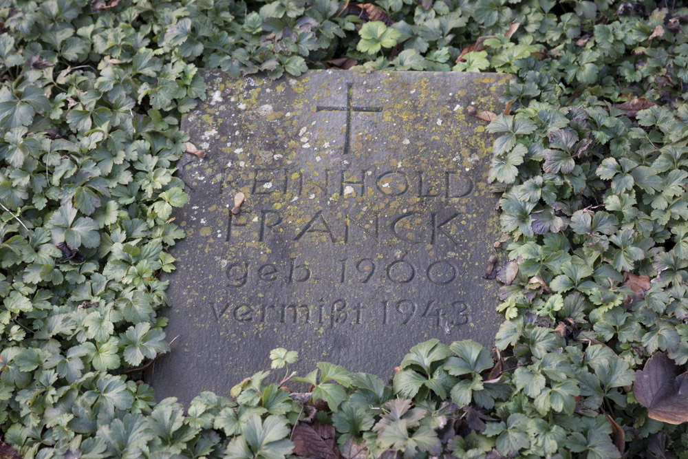 Gedenksteen Reinhold Franck Begraafplaats Keeken #1