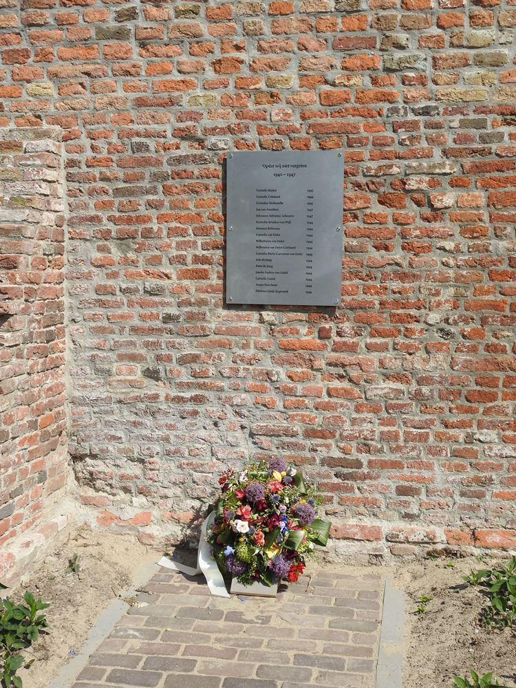 Oorlogsmonument Andel #2