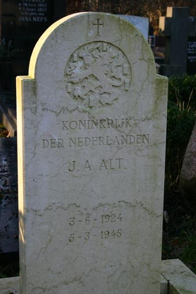 Dutch War Graves RC Churchyard #3