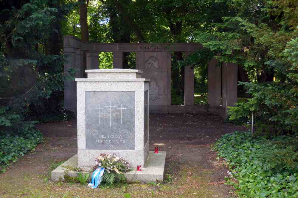 Oorlogsmonument Pasewalk #1