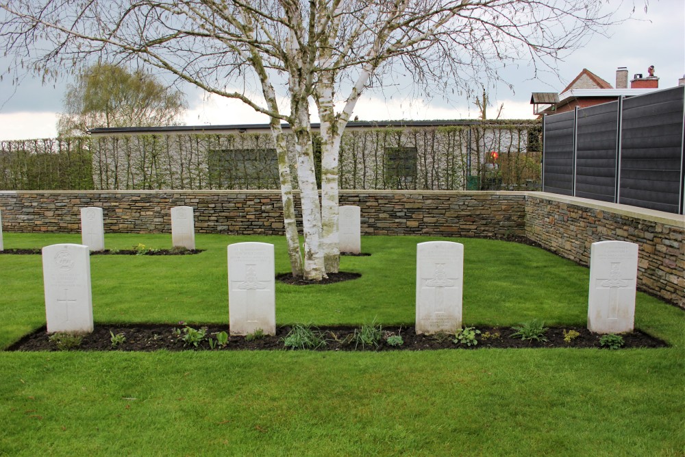 Commonwealth War Cemetery Dickebusch Old Military #4