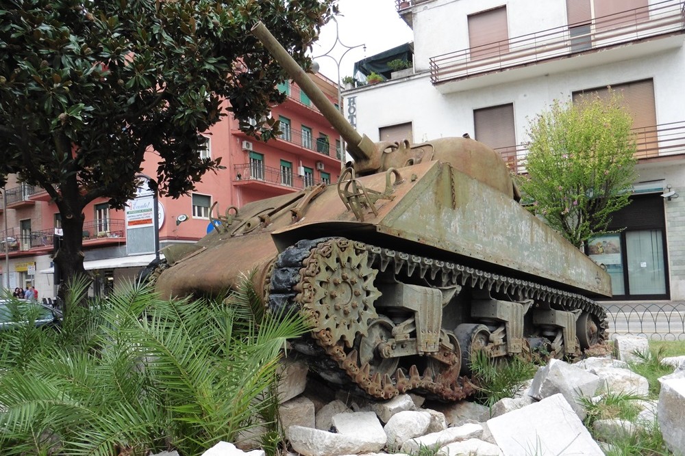 Monument Slag om Monte Cassino (Sherman M4 Tank) #2