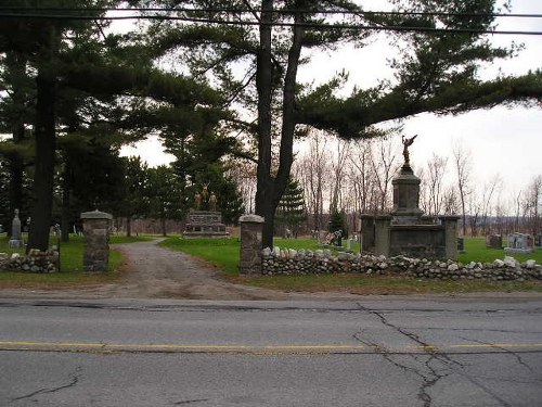 Commonwealth War Grave Notre Dame des Neiges Cemetery