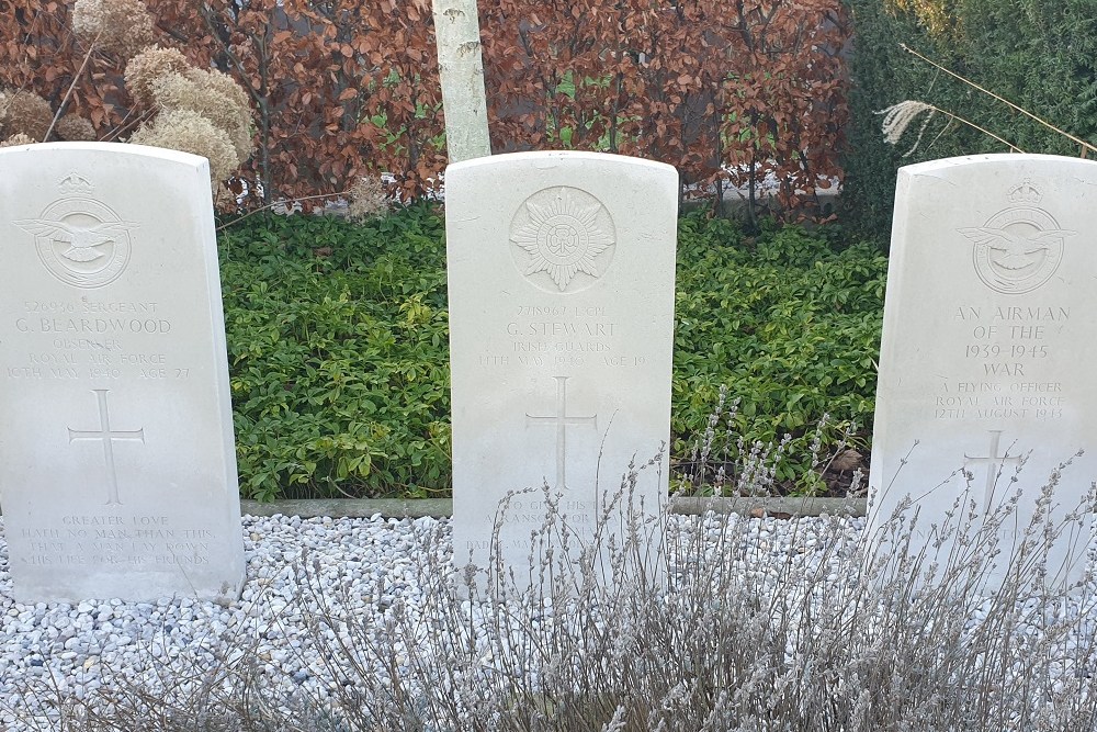 Commonwealth War Graves s-Gravenzande #4