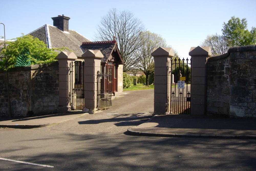 Commonwealth War Graves Whitburn Cemetery