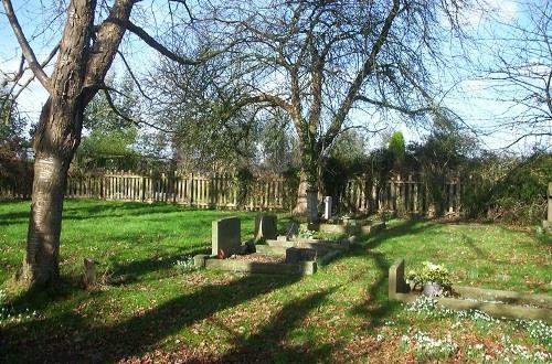 Commonwealth War Graves St. Hilary Churchyard Extension