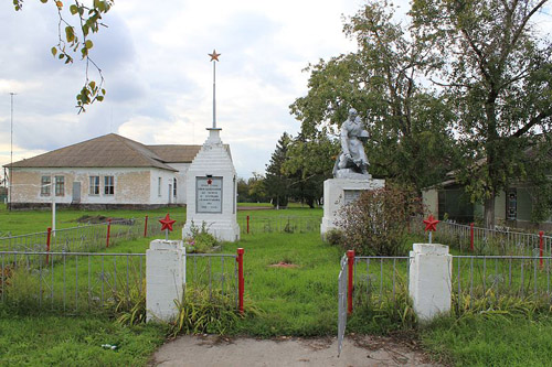 Mass Grave Russian Soldiers & War Memorial