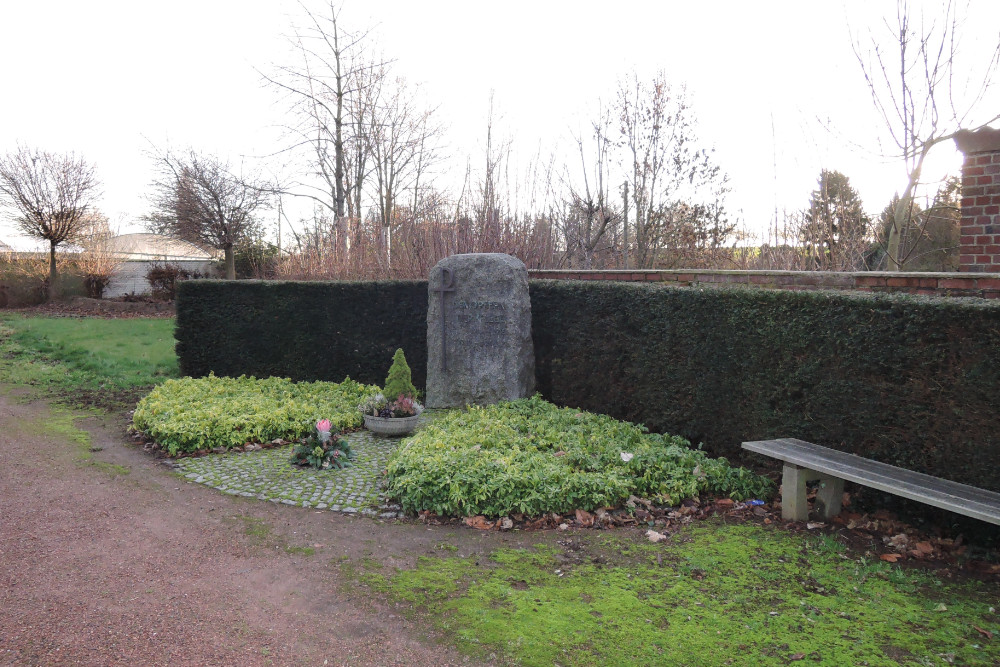 War Memorial Neuenhoven #2