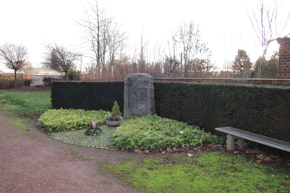 Oorlogsmonument Neuenhoven #2