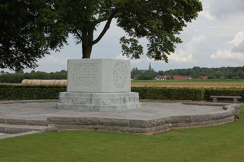 Canadees Monument Le Quesnel #1