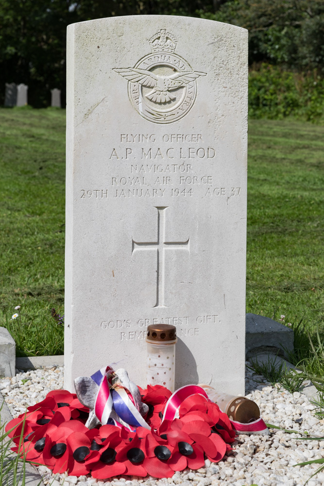 Commonwealth War Grave General Cemetery Zoutelande #2