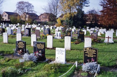 Commonwealth War Graves Saffron Hill Cemetery