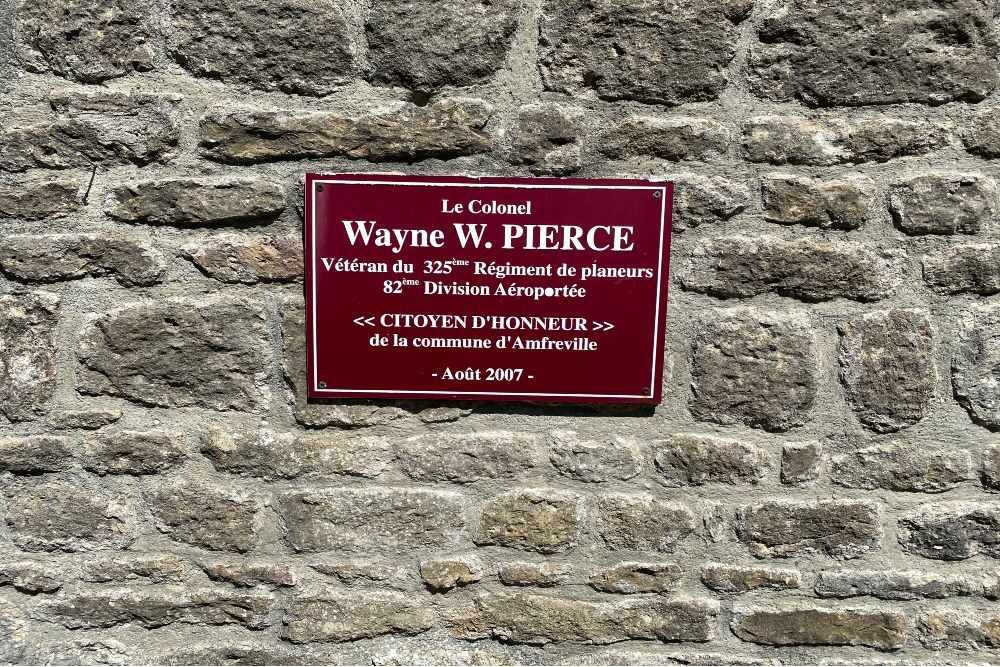 Gedenkteken Wayne W. Pierce #2