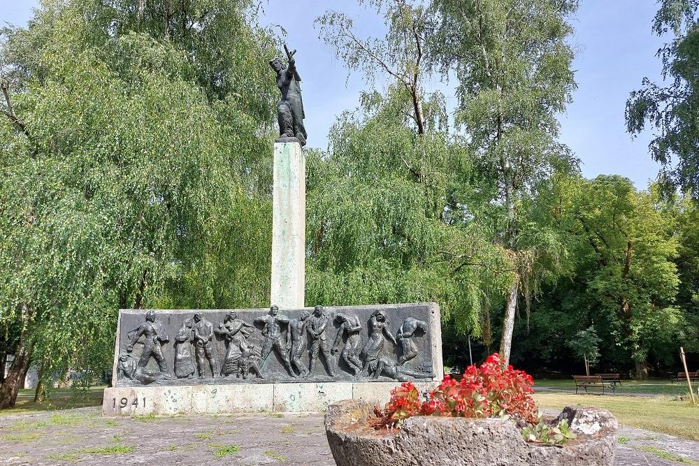 Monument Slachtoffers Fascisme Sisak #1