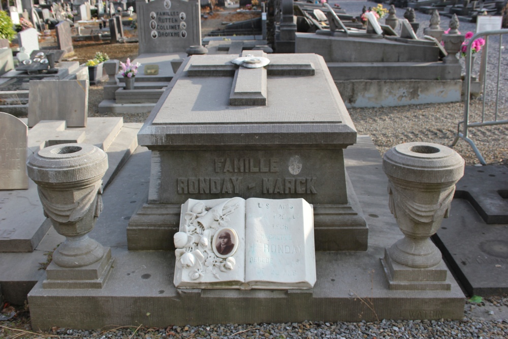 Municipal Cemetery Rhees Herstal #5