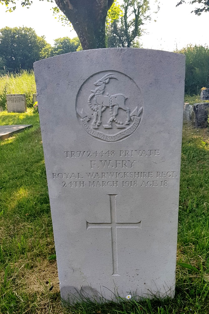 Commonwealth War Graves St Petrock Churchyard #3